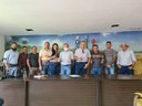 Empresario, prefeito e vereadores se reúnem em Porto Alegre do Norte para reajustar detalhes sobre abatedouro de aves.